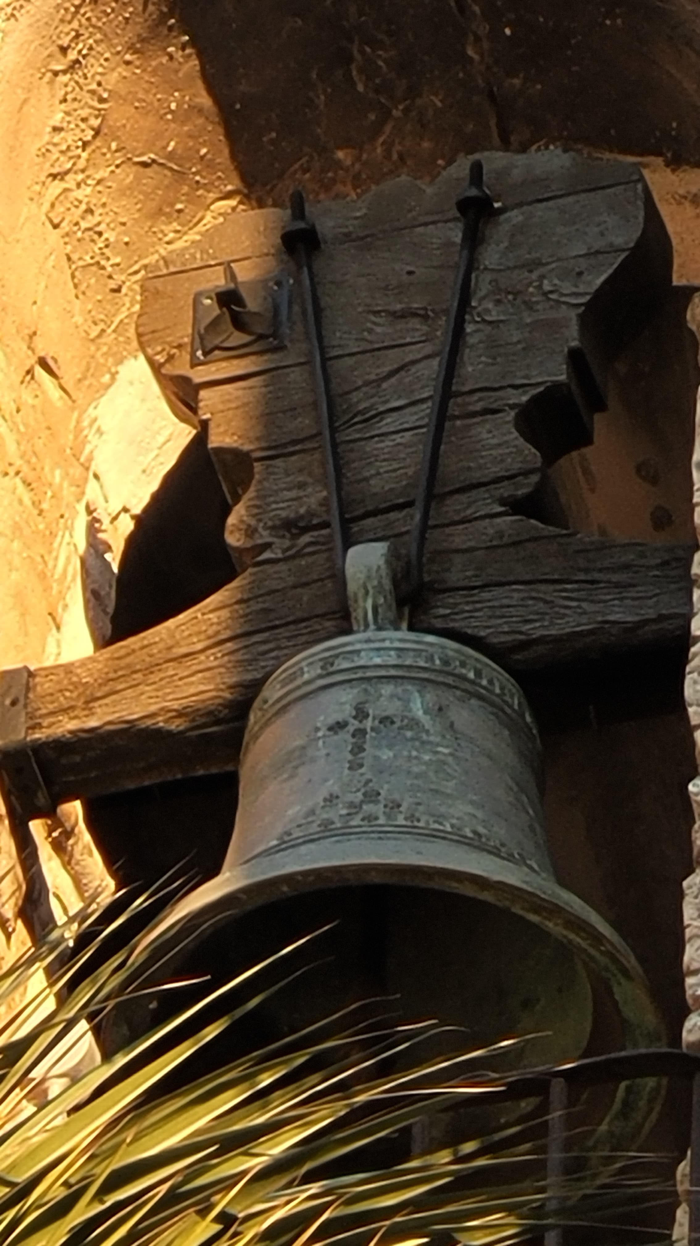 Restauración de la campana de la iglesia de Santa Marina de Baena